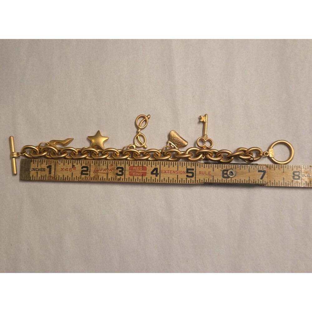 Victoria’s Secret Gold Tone Charm Bracelet VS Logo Missing Charm Toggle Closure - Picture 5 of 5